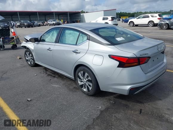 ✅ 2024 Nissan Altima S • VIN: 1N4BL4BV7RN341403 • Lot: 42728976. Listed on IAAI with 29,425 mi. Free auction sales archive from the USA and detailed vehicle history report at DreamBid. Image 3.