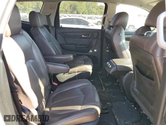 ✅ 2016 Chevrolet Traverse LT • VIN: 1GNKRGKD9GJ258133 • Lot: 70209524. Wystawiony na Copart z przebiegiem 149 511 mil. Bezpłatny archiwum sprzedaży aukcyjnych z USA i szczegółowy raport historii pojazdu na DreamBid. Zdjęcie 12.