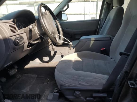 ✅ 2005 Ford Explorer XLT • VIN: 1FMZU73K25UA06637 • Лот: 52127715. Опубликован ранее на Copart с пробегом 178 964 миль. Бесплатный доступ к архиву аукционных продаж из США и подробный отчёт об истории автомобиля на DreamBid. Изображение 7.