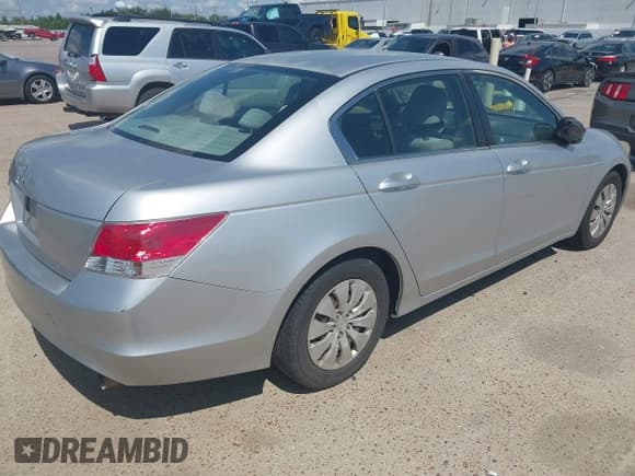 ✅ 2010 Honda Accord LX • VIN: 1HGCP2F31AA065006 • Лот: 42951548. Опубликован ранее на IAAI с пробегом 203 882 миль. Бесплатный доступ к архиву аукционных продаж из США и подробный отчёт об истории автомобиля на DreamBid. Изображение 4.