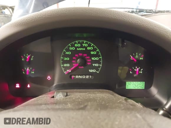 ✅ 2007 Ford F-150 XL • VIN: 1FTRF12227KC11497 • Lot: 43348068. Wystawiony na IAAI z przebiegiem 123 252 mil. Bezpłatny archiwum sprzedaży aukcyjnych z USA i szczegółowy raport historii pojazdu na DreamBid. Zdjęcie 7.