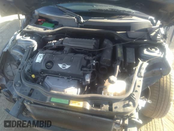 ✅ 2011 MINI Convertible • VIN: WMWZN3C53BT133254 • Lot: 32104167. Wystawiony na IAAI z przebiegiem 102 243 mil. Bezpłatny archiwum sprzedaży aukcyjnych z USA i szczegółowy raport historii pojazdu na DreamBid. Zdjęcie 10.