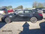 ✅ 2018 Nissan Altima SR • VIN: 1N4AL3AP8JC245739 • Lot: 43410778. Listed on IAAI with 142,113 mi. Free auction sales archive from the USA and detailed vehicle history report at DreamBid. Image 14.