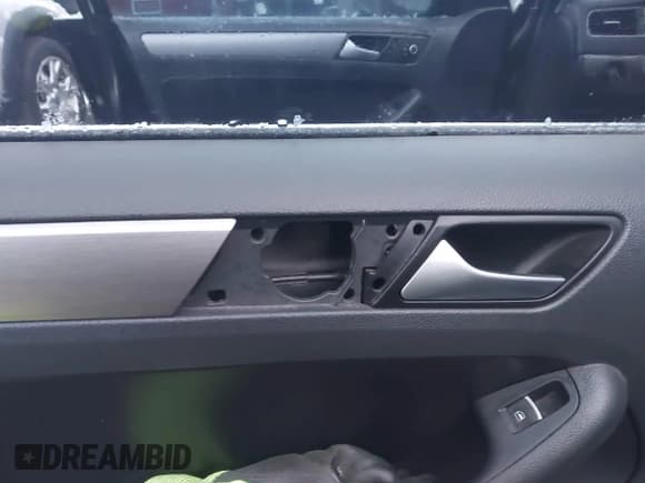 ✅ 2014 Volkswagen Jetta TDI • VIN: 3VWLL7AJ0EM227954 • Lot: 43758512. Listed on IAAI with Not provided. Free auction sales archive from the USA and detailed vehicle history report at DreamBid. Image 17.