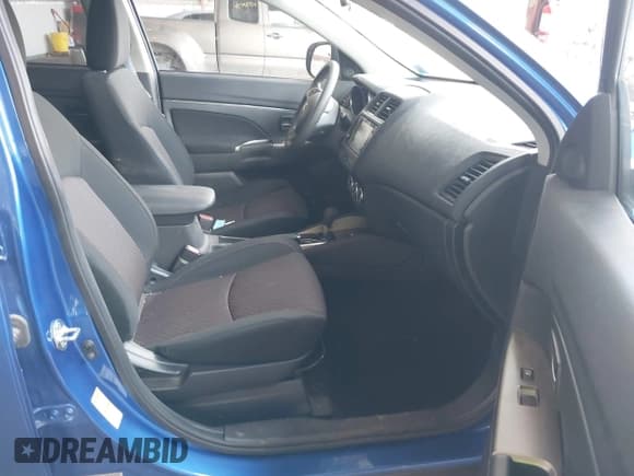 ✅ 2019 Mitsubishi Outlander ES • VIN: JA4AR3AUXKU003555 • Lot: 42776291. Listed on IAAI with 51,601 mi. Free auction sales archive from the USA and detailed vehicle history report at DreamBid. Image 5.