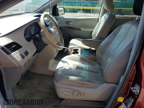 ✅ 2012 Toyota Sienna XLE • VIN: 5TDDK3DCXCS047815 • Lot: 80620995. Listed on Copart with 254,981 mi. Free auction sales archive from the USA and detailed vehicle history report at DreamBid. Image 7.