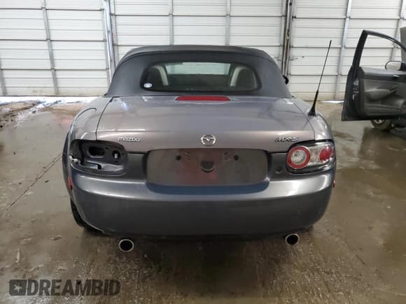 ✅ 2006 Mazda MX-5 Miata Touring • VIN: JM1NC25F660118732 • Lot: 74679834. Wystawiony na Copart z przebiegiem 84 824 mil. Bezpłatny archiwum sprzedaży aukcyjnych z USA i szczegółowy raport historii pojazdu na DreamBid. Zdjęcie 6.
