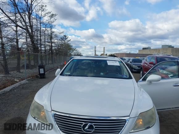 ✅ 2008 Lexus LS 460 • VIN: JTHBL46F985079877 • Лот: 43709787. Опубликован ранее на IAAI с пробегом 141 861 миль. Бесплатный доступ к архиву аукционных продаж из США и подробный отчёт об истории автомобиля на DreamBid. Изображение 6.