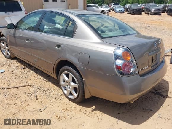 ✅ 2004 Nissan Altima SE • VIN: 1N4BL11D94C186218 • Lot: 42162920. Listed on IAAI with Not provided. Free auction sales archive from the USA and detailed vehicle history report at DreamBid. Image 3.
