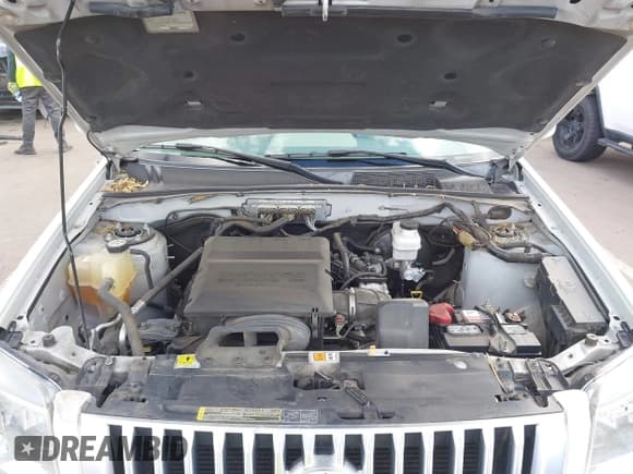 ✅ 2010 Mercury Mariner Premier • VIN: 4M2CN9HG6AKJ21345 • Lot: 41781411. Wystawiony na IAAI z przebiegiem 76 430 mil. Bezpłatny archiwum sprzedaży aukcyjnych z USA i szczegółowy raport historii pojazdu na DreamBid. Zdjęcie 10.