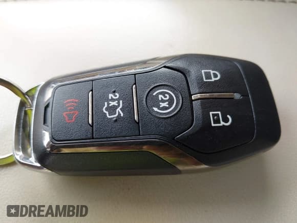 ✅ 2015 Lincoln MKC • VIN: 5LMTJ2AH1FUJ32057 • Lot: 42495924. Listed on IAAI with 82,125 mi. Free auction sales archive from the USA and detailed vehicle history report at DreamBid. Image 11.