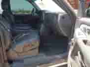 ✅ 2000 Chevrolet Silverado 1500 LS • VIN: 2GCEK19T4Y1290374 • Lot: 42988982. Wystawiony na IAAI z przebiegiem Nie podano mil. Skorzystaj z bezpłatnego archiwum sprzedaży aukcyjnych z USA i zobacz szczegółowy raport historii pojazdu na DreamBid. Zdjęcie 5.