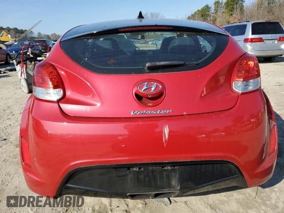✅ 2014 Hyundai Veloster • VIN: KMHTC6AD3EU217143 • Lot: 43716395. Wystawiony na Copart z przebiegiem 137 865 mil. Bezpłatny archiwum sprzedaży aukcyjnych z USA i szczegółowy raport historii pojazdu na DreamBid. Zdjęcie 6.