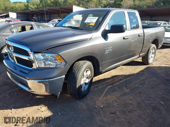 2024 Ram 1500 SLT z VIN 1C6RR6GG3RS128566, wystawiony jako IAAI lot #43605003 z przebiegiem 47 799 mil mil oraz . Historia ofert i sprzedaży dostępna na DreamBid. Obrazek 17.