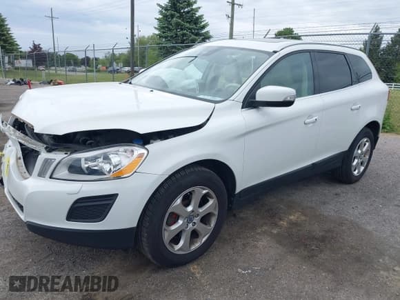 ✅ 2013 Volvo XC60 3.2L • VIN: YV4952DZ1D2454441 • Лот: 42320363. Опубликован ранее на IAAI с пробегом 85 527 миль. Бесплатный доступ к архиву аукционных продаж из США и подробный отчёт об истории автомобиля на DreamBid. Изображение 2.