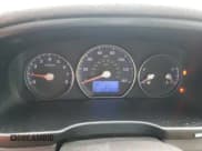 ✅ 2011 Hyundai Santa Fe Limited • VIN: 5XYZK3ABXBG067737 • Lot: 61999924. Listed on Copart with 130,305 mi. Free auction sales archive from the USA and detailed vehicle history report at DreamBid. Image 9.