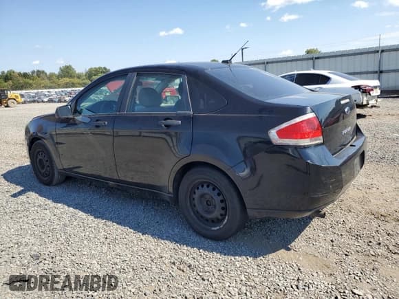 ✅ 2011 Ford Focus S • VIN: 1FAHP3EN0BW139734 • Лот: 71111475. Опубликован ранее на Copart с пробегом 188 695 миль. Бесплатный доступ к архиву аукционных продаж из США и подробный отчёт об истории автомобиля на DreamBid. Изображение 2.