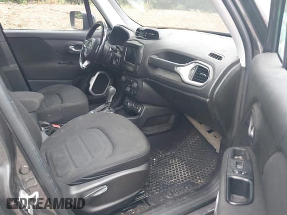 ✅ 2018 Jeep Renegade Latitude • VIN: ZACCJBBB1JPG87201 • Lot: 43399830. Listed on IAAI with 121,071 mi. Free auction sales archive from the USA and detailed vehicle history report at DreamBid. Image 5.