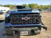 2024 Chevrolet Silverado 2500HD ZR2 с VIN 1GC4YYEY2RF380623, выставлен на аукционе Copart как лот 51889365 с пробегом 22 689 миль миль и Списание • Salvage title. История ставок и продаж доступна на DreamBid. Изображение 5.