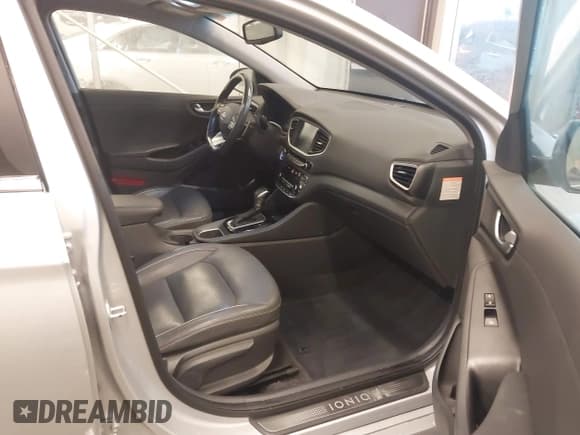 ✅ 2018 Hyundai Ioniq Limited • VIN: KMHC05LC0JU059992 • Лот: 43524179. Опубликован ранее на IAAI с пробегом 159 100 миль. Бесплатный доступ к архиву аукционных продаж из США и подробный отчёт об истории автомобиля на DreamBid. Изображение 5.