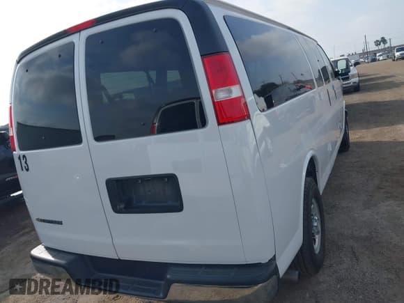 ✅ 2020 Chevrolet Express Passenger LT • VIN: 1GAZGPFG8L1209896 • Lot: 41509992. Listed on IAAI with 240,207 mi. Free auction sales archive from the USA and detailed vehicle history report at DreamBid. Image 16.