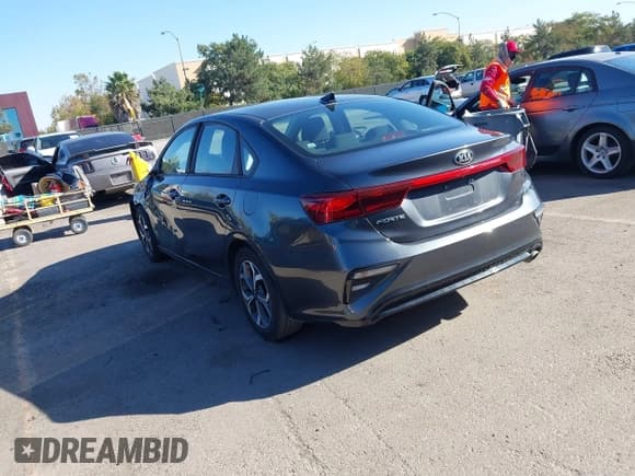 ✅ 2019 Kia Forte LXS • VIN: 3KPF24AD3KE109091 • Lot: 43792731. Wystawiony na IAAI z przebiegiem 147 207 mil. Bezpłatny archiwum sprzedaży aukcyjnych z USA i szczegółowy raport historii pojazdu na DreamBid. Zdjęcie 3.
