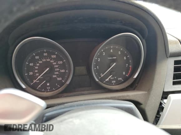 ✅ 2011 BMW Z4 sDrive30i • VIN: WBALM5C53BE379990 • Lot: 84030485. Listed on Copart with Not provided. Free auction sales archive from the USA and detailed vehicle history report at DreamBid. Image 9.