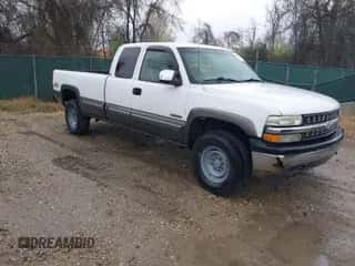 2000 Chevrolet Silverado 2500 LT z VIN 1GCGK29U5YE396273, wystawiony jako IAAI lot #41957044 z przebiegiem 93 031 mil mil oraz . Historia ofert i sprzedaży dostępna na DreamBid. Obrazek 1.