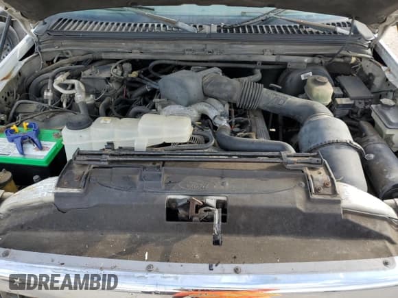 ✅ 2000 Ford Excursion Limited • VIN: 1FMNU43S0YEC34616 • Lot: 46990725. Wystawiony na Copart z przebiegiem 237 710 mil. Bezpłatny archiwum sprzedaży aukcyjnych z USA i szczegółowy raport historii pojazdu na DreamBid. Zdjęcie 12.