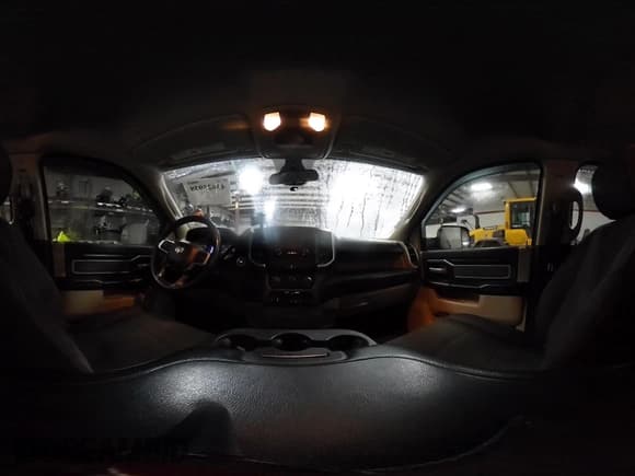 ✅ 2021 Ram 2500 Big Horn • VIN: 3C6UR5JL1MG508497 • Lot: 43625938. Wystawiony na IAAI z przebiegiem 139 804 mil. Bezpłatny archiwum sprzedaży aukcyjnych z USA i szczegółowy raport historii pojazdu na DreamBid. Zdjęcie 20.