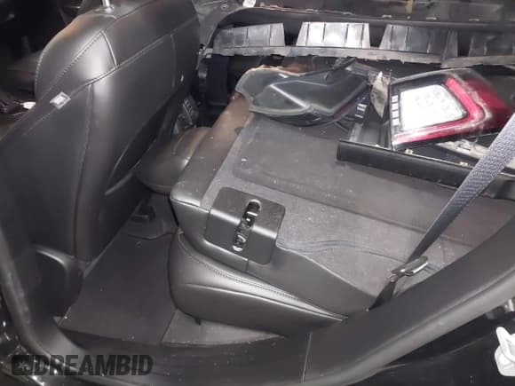 ✅ 2021 Jeep Cherokee 80th Anniversary • VIN: 1C4PJMMX2MD175049 • Lot: 41463634. Listed on IAAI with 82,589 mi. Free auction sales archive from the USA and detailed vehicle history report at DreamBid. Image 8.