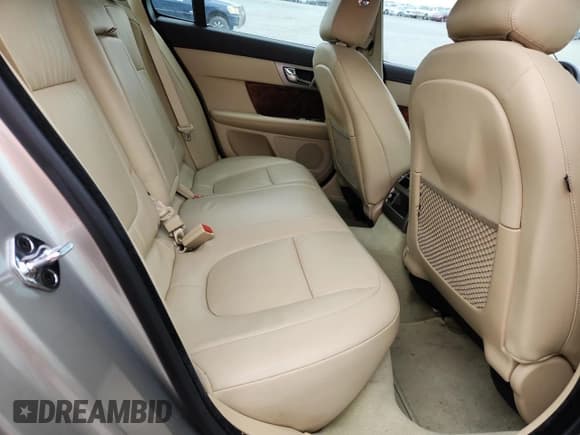 ✅ 2011 Jaguar XF • VIN: SAJWA0FB2BLS03250 • Lot: 65475445. Wystawiony na Copart z przebiegiem Nie podano. Bezpłatny archiwum sprzedaży aukcyjnych z USA i szczegółowy raport historii pojazdu na DreamBid. Zdjęcie 10.