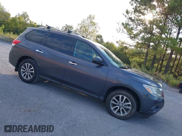 ✅ 2013 Nissan Pathfinder S • VIN: 5N1AR2MN1DC632307 • Lot: 43135464. Listed on IAAI with 171,169 mi. Free auction sales archive from the USA and detailed vehicle history report at DreamBid. Image 1.