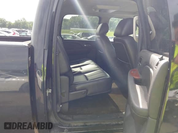 ✅ 2011 Chevrolet Silverado 2500HD LTZ • VIN: 1GC1KYC87BF210545 • Lot: 42316200. Listed on IAAI with 194,310 mi. Free auction sales archive from the USA and detailed vehicle history report at DreamBid. Image 8.