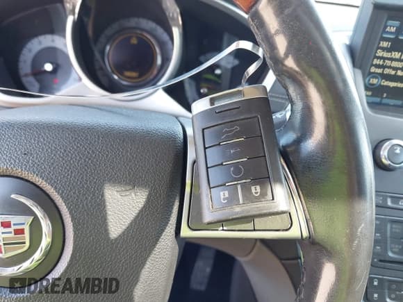 ✅ 2010 Cadillac SRX Performance Collection • VIN: 3GYFNBEY2AS535955 • Lot: 43193672. Wystawiony na IAAI z przebiegiem 190 287 mil. Bezpłatny archiwum sprzedaży aukcyjnych z USA i szczegółowy raport historii pojazdu na DreamBid. Zdjęcie 11.