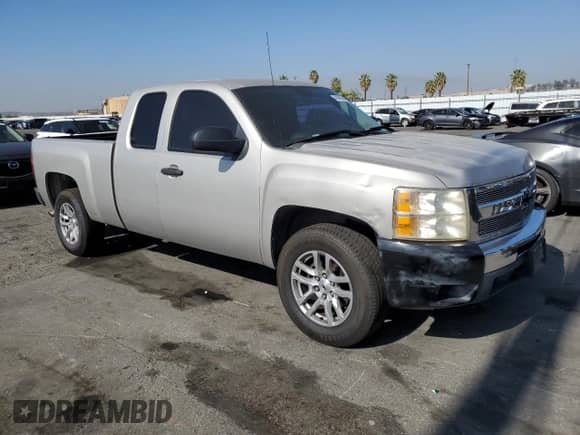 2009 Chevrolet Silverado 1500 LT z VIN 2GCEC29C791101978, wystawiony jako Copart lot #90486305 z przebiegiem 206 742 mil mil oraz Szkoda całkowita • Salvage title. Historia ofert i sprzedaży dostępna na DreamBid. Obrazek 4.