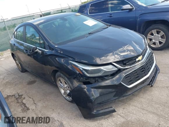 ✅ 2018 Chevrolet Cruze LT • VIN: 3G1BE6SM8JS530927 • Lot: 43137779. Listed on IAAI with 155,527 mi. Free auction sales archive from the USA and detailed vehicle history report at DreamBid. Image 1.