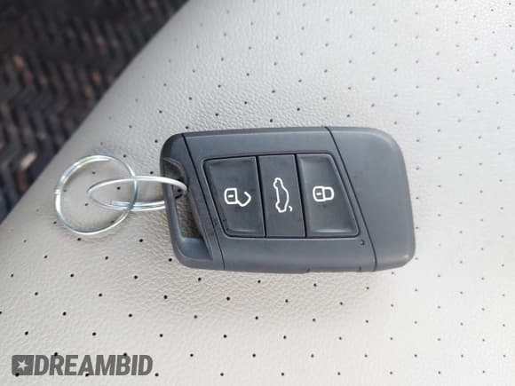 ✅ 2019 Volkswagen Atlas SE • VIN: 1V2LR2CA7KC602431 • Lot: 41462436. Listed on IAAI with 66,186 mi. Free auction sales archive from the USA and detailed vehicle history report at DreamBid. Image 11.