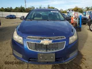 2012 Chevrolet Cruze LS z VIN 1G1PC5SH8C7176594, wystawiony jako Copart lot #84479285 z przebiegiem 136 129 mil mil oraz Czysty tytuł • Clean title. Historia ofert i sprzedaży dostępna na DreamBid. Obrazek 5.