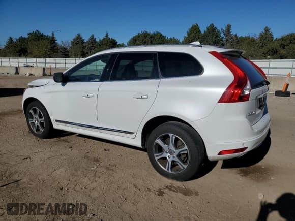 ✅ 2015 Volvo XC60 T6 • VIN: YV4902RK2F2721325 • Лот: 90542415. Опубликован ранее на Copart с пробегом 124 268 миль. Бесплатный доступ к архиву аукционных продаж из США и подробный отчёт об истории автомобиля на DreamBid. Изображение 2.