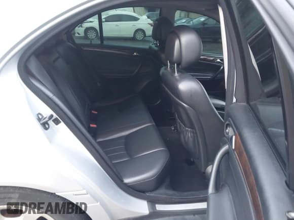 ✅ 2006 Mercedes-Benz C 280 Luxury • VIN: WDBRF92H96F795003 • Lot: 43873716. Wystawiony na IAAI z przebiegiem 121 427 mil. Bezpłatny archiwum sprzedaży aukcyjnych z USA i szczegółowy raport historii pojazdu na DreamBid. Zdjęcie 8.