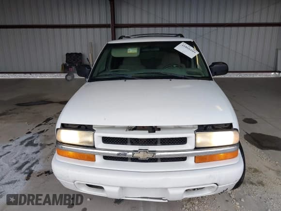 ✅ 2004 Chevrolet Blazer LS • VIN: 1GNDT13X64K129093 • Lot: 41860109. Wystawiony na IAAI z przebiegiem 175 588 mil. Bezpłatny archiwum sprzedaży aukcyjnych z USA i szczegółowy raport historii pojazdu na DreamBid. Zdjęcie 12.