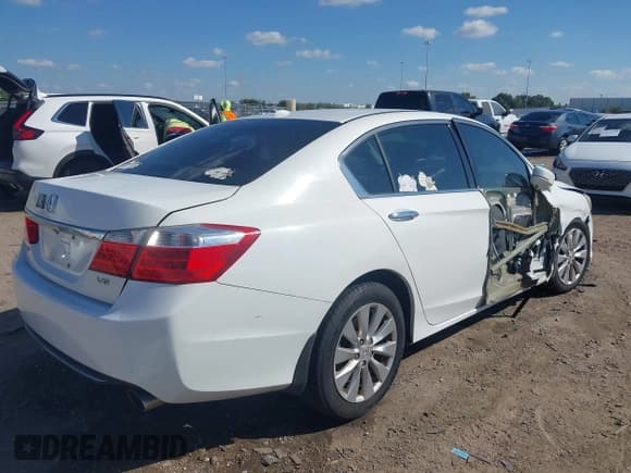 ✅ 2015 Honda Accord EX-L • VIN: 1HGCR3F87FA026309 • Lot: 43404848. Listed on IAAI with 208,767 mi. Free auction sales archive from the USA and detailed vehicle history report at DreamBid. Image 4.