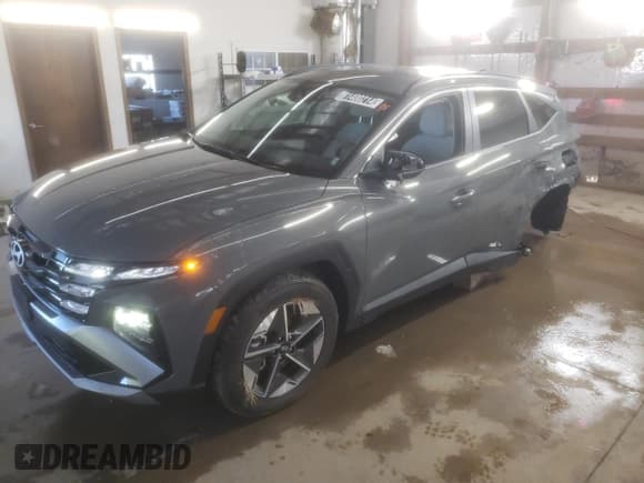 ✅ 2025 Hyundai Tucson SEL • VIN: 5NMJBCDE1SH443461 • Lot: 81400214. Wystawiony na Copart z przebiegiem 8 300 mil. Bezpłatny archiwum sprzedaży aukcyjnych z USA i szczegółowy raport historii pojazdu na DreamBid. Zdjęcie 1.