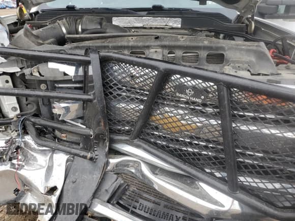 ✅ 2017 Chevrolet Silverado 2500HD LT • VIN: 1GC1KVEY8HF123256 • Lot: 61423985. Wystawiony na Copart z przebiegiem 227 215 mil. Bezpłatny archiwum sprzedaży aukcyjnych z USA i szczegółowy raport historii pojazdu na DreamBid. Zdjęcie 11.