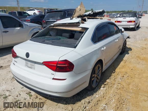 ✅ 2016 Volkswagen Passat S • VIN: 1VWAT7A38GC065326 • Lot: 39224977. Wystawiony na IAAI z przebiegiem 154 217 mil. Bezpłatny archiwum sprzedaży aukcyjnych z USA i szczegółowy raport historii pojazdu na DreamBid. Zdjęcie 4.