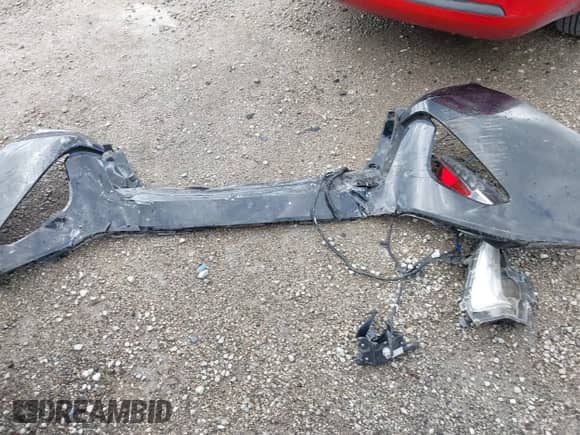 2022 Toyota Prius Limited z VIN JTDKAMFPXN3227770, wystawiony jako IAAI lot #42695882 z przebiegiem 42 373 mil mil oraz . Historia ofert i sprzedaży dostępna na DreamBid. Obrazek 12.