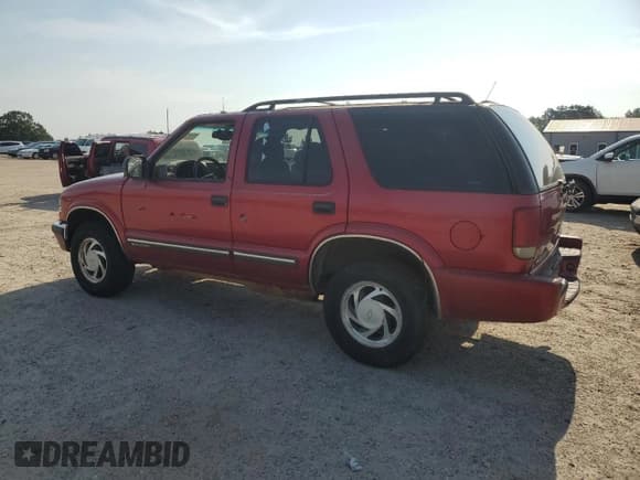 ✅ 2001 Chevrolet Blazer LT • VIN: 1GNDT13WX12107794 • Lot: 62183065. Wystawiony na Copart z przebiegiem 136 686 mil. Bezpłatny archiwum sprzedaży aukcyjnych z USA i szczegółowy raport historii pojazdu na DreamBid. Zdjęcie 2.