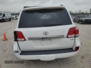 ✅ 2011 Toyota Land Cruiser • VIN: JTMHY7AJ6B5011912 • Lot: 49180115. Wystawiony na Copart z przebiegiem 104 929 mil. Bezpłatny archiwum sprzedaży aukcyjnych z USA i szczegółowy raport historii pojazdu na DreamBid. Zdjęcie 6.