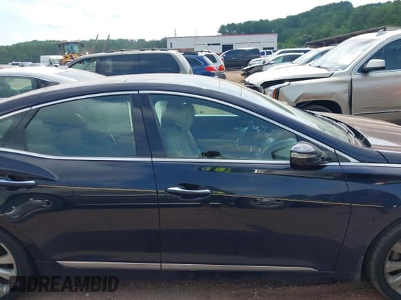 ✅ 2012 Hyundai Azera • VIN: KMHFH4JG2CA174846 • Lot: 42477082. Listed on IAAI with 73,371 mi. Free auction sales archive from the USA and detailed vehicle history report at DreamBid. Image 13.